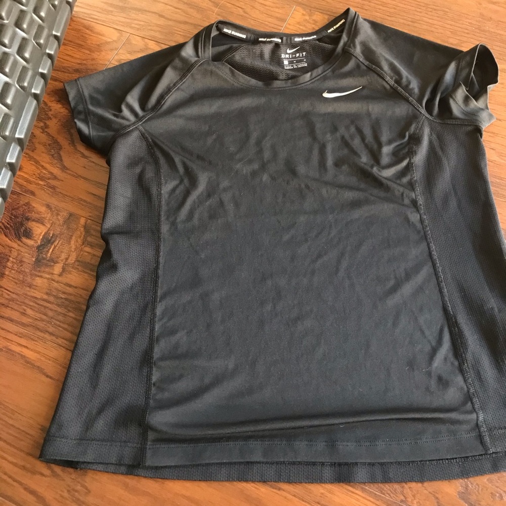 Nike dri fit medium shirt
